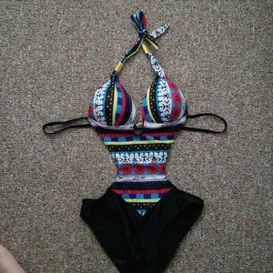 One piece baithingsuit